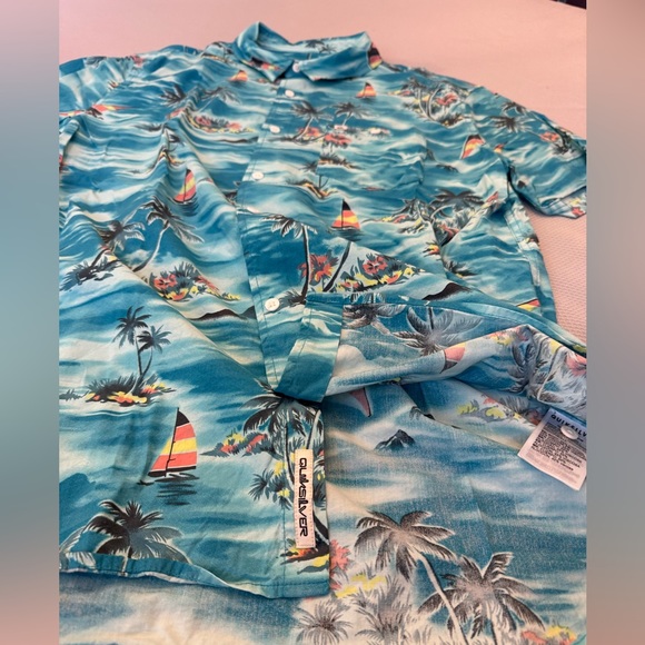 Quicksilver Hawaiian style button-down, short sleeve - Picture 9 of 9